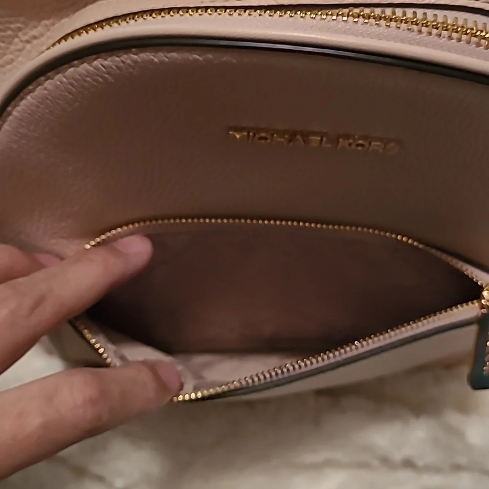 Michael Kors backpack - Picture 5 of 9